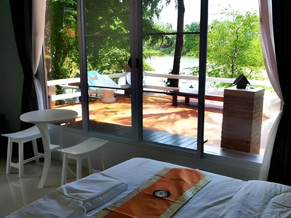 Rommai Rimnaam Resort Ranong Eksteriør bilde