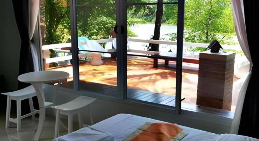 Rommai Rimnaam Resort Ranong Eksteriør bilde